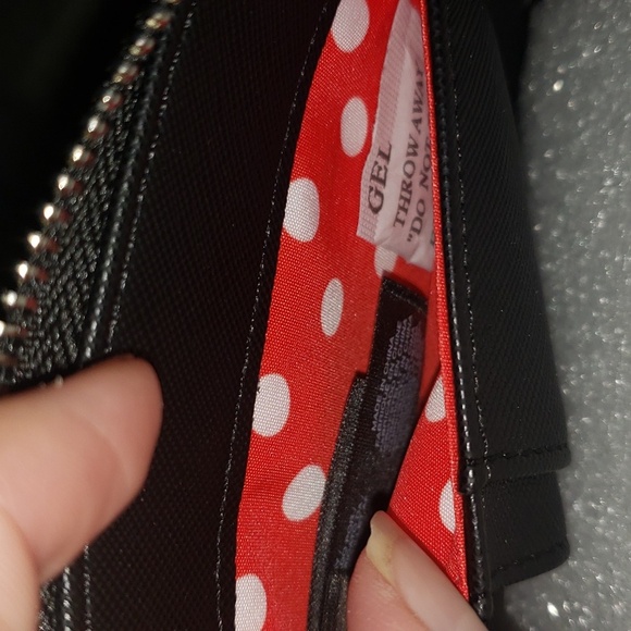 LOUNGEFLY MINNIE MOUSE ZIP AROUND WALLET NWT. - Picture 10 of 10